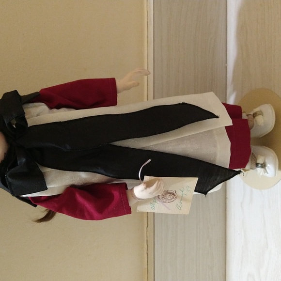 Vintage All Porcelain 13" Amish Doll The Trellis Collection - Picture 4 of 8
